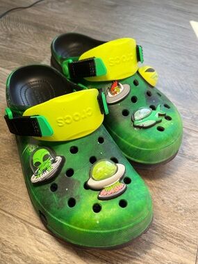 PRE-LOVED CONDITION | Men's Crocs Ron English x All-Terrain Clog M6 W8 J6